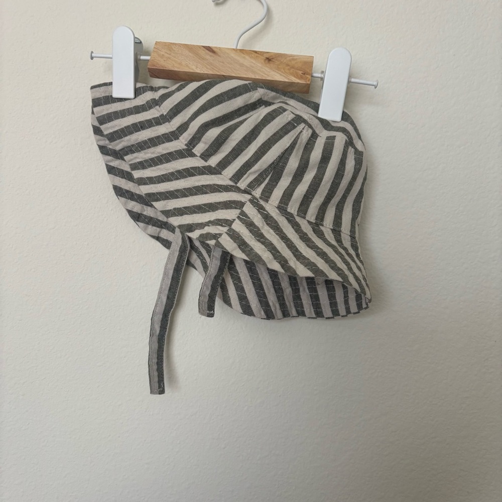 Carter's Green and White Striped Bucket Hat